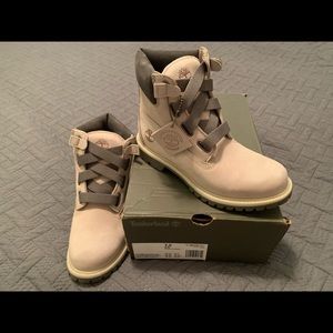 NIB Timerland booties ⛰